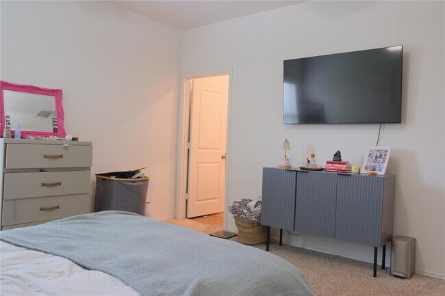 Building Photo - 3424 Lodgepole Dr