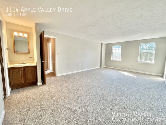 Building Photo - Extremely spacious 3-bed townhome in Dalla...