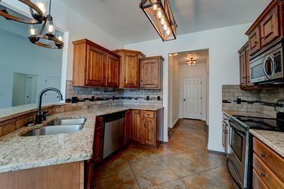 Building Photo - 11890 Club House Pkwy