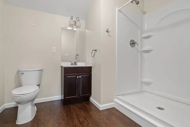 Building Photo - 3 Bedrooms Plus a Bonus in Carolina Plantations!