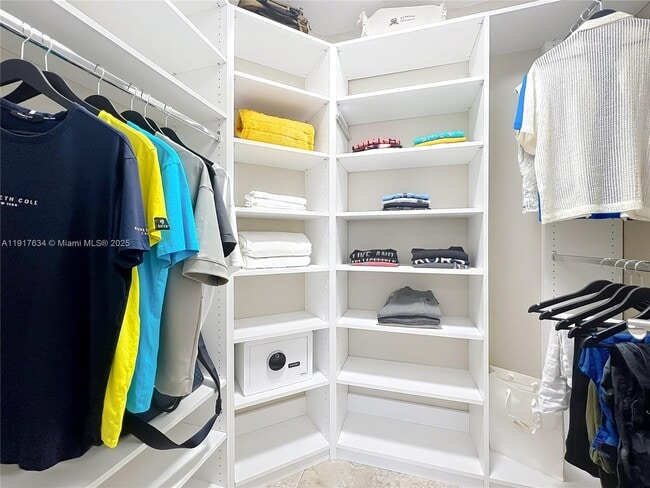 Building Photo - 13430 Meadow Bay Loop