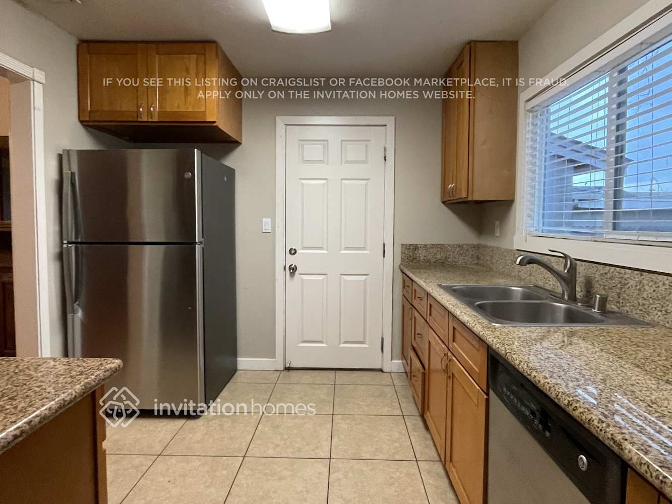 Building Photo - 2305 Carlsbad Ave