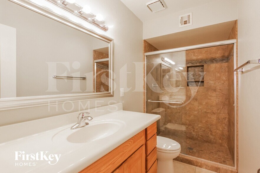 Building Photo - 4710 W Paradise Ln