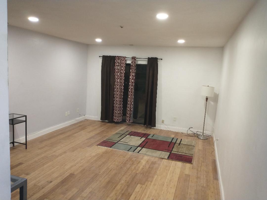 Living Room - 123 Elm St