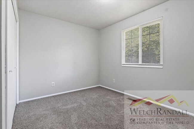 Building Photo - Beautiful Rental Home in Highland