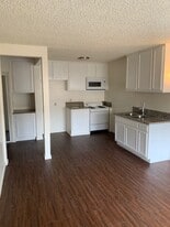 Building Photo - 8823 Ocean View Ave