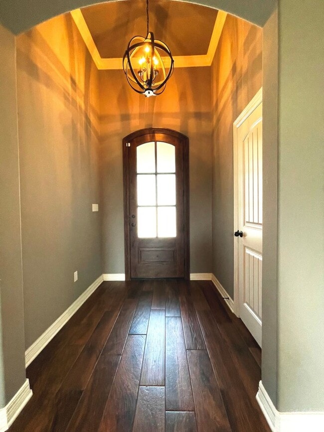 Building Photo - Stunning 4-Bedroom 3-Bath Home for Lease i...