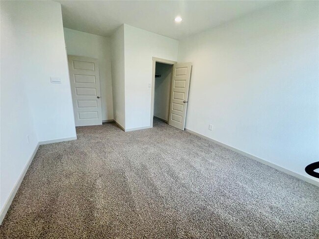 Building Photo - 1718 Bryson Heights Dr