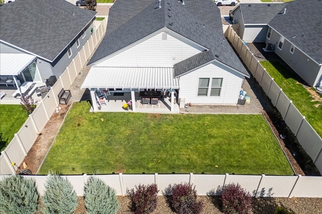 Building Photo - Bright and Modern Home with Covered Patio ...