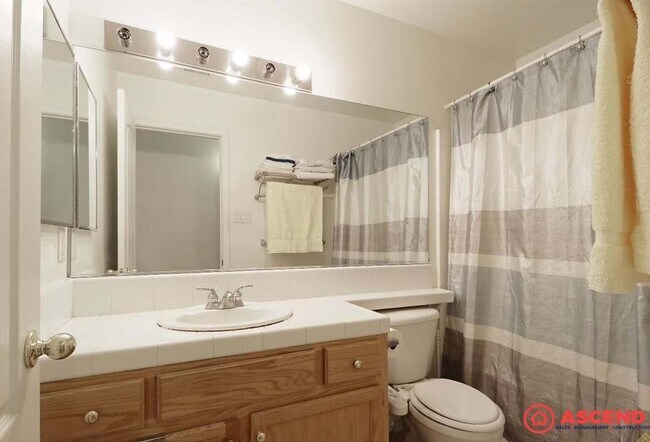Building Photo - 9425 Lanneau Ct
