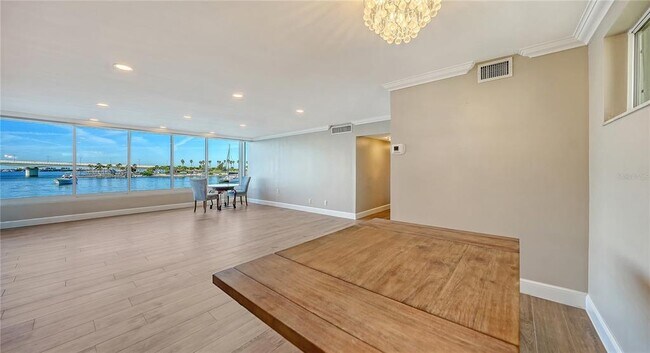 Building Photo - 226 Golden Gate Point