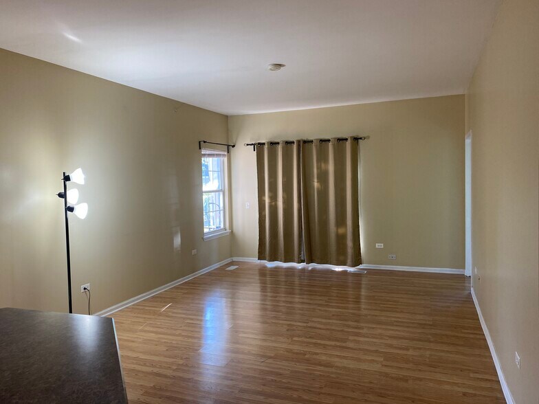 Building Photo - 3275 Stratford Ct