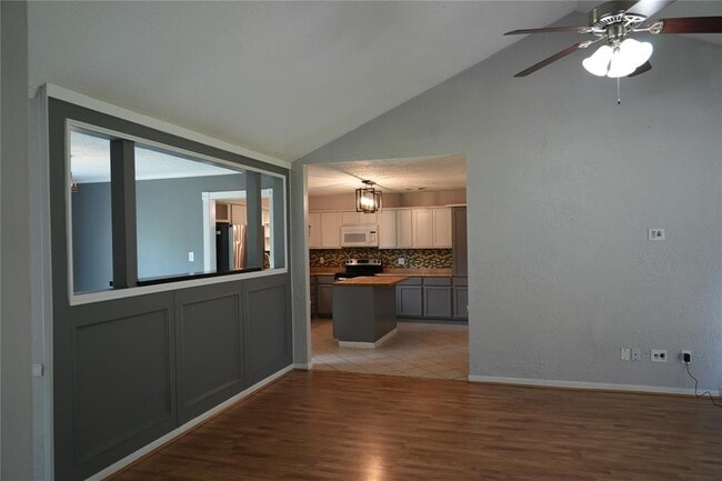 Building Photo - 17115 Kings Walk Ln