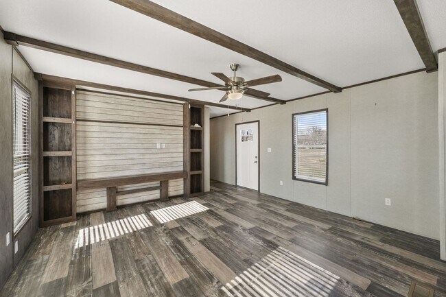 Building Photo - Beautiful 3 Bed, 2 Bath Home in Azle with ...