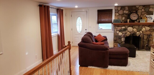 Building Photo - 55 S Hill Rd