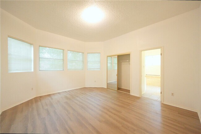 Building Photo - 8200 Cahill Dr