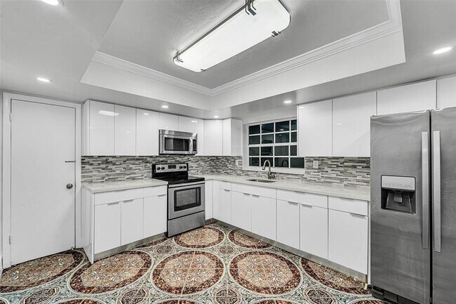 Building Photo - 7251 Grandview Blvd