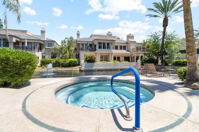 Building Photo - 7272 E Gainey Ranch Rd