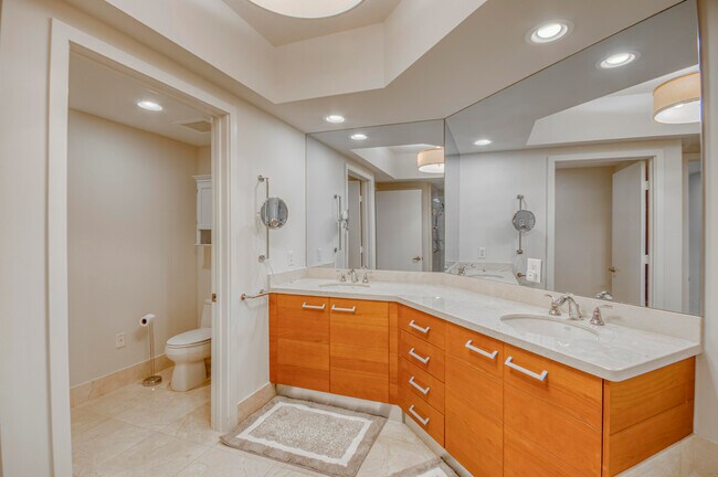 Building Photo - 3630 Gardens Pkwy
