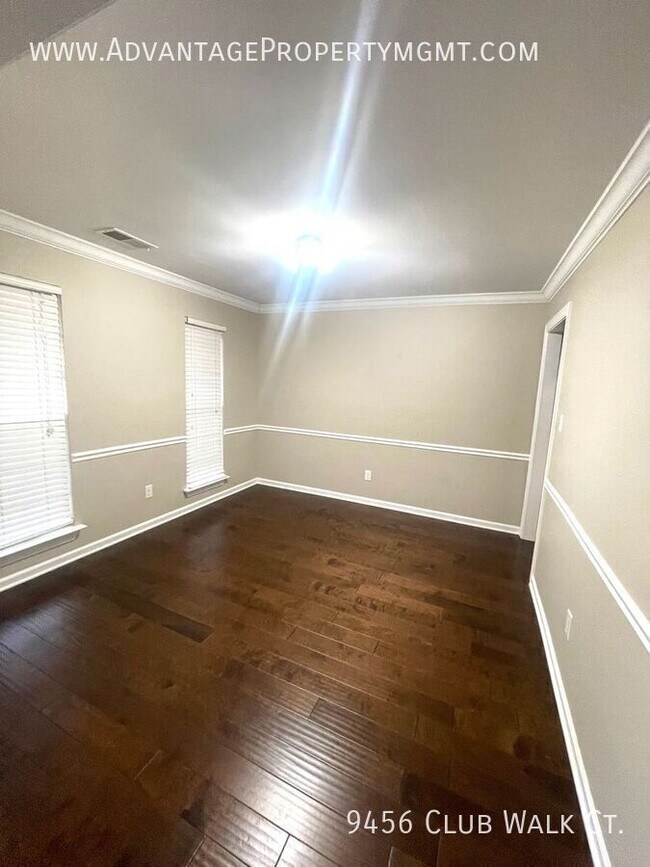 Building Photo - 9456 Club Walk Ct