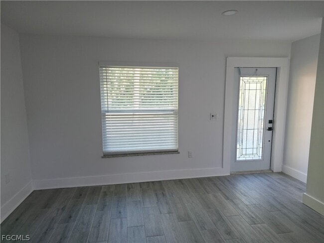 Building Photo - 4474 E Riverside Dr