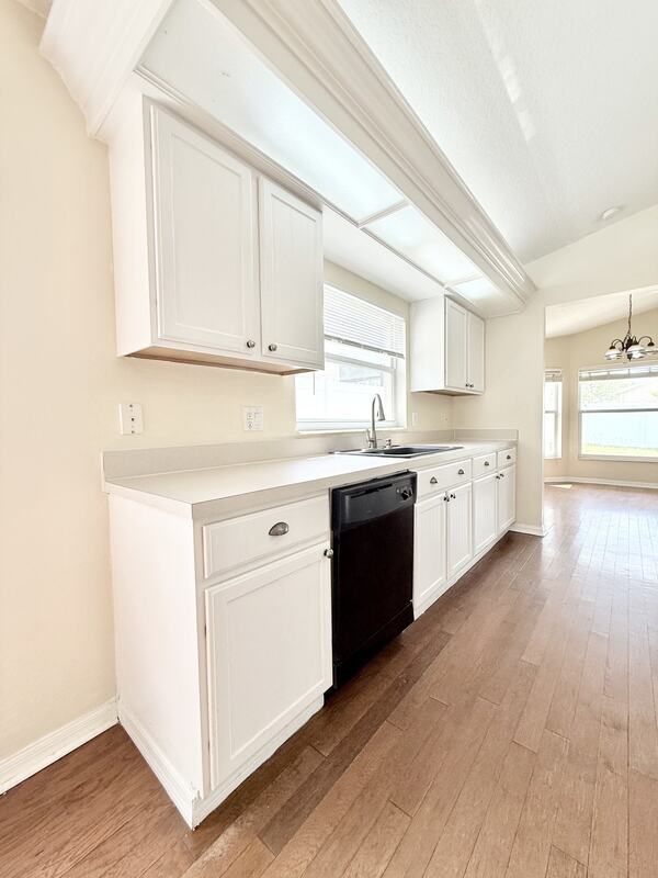 Building Photo - 27519 Sky Lake Cir