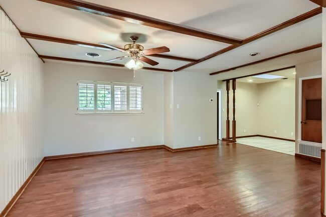 Building Photo - 3210 Nantucket Dr