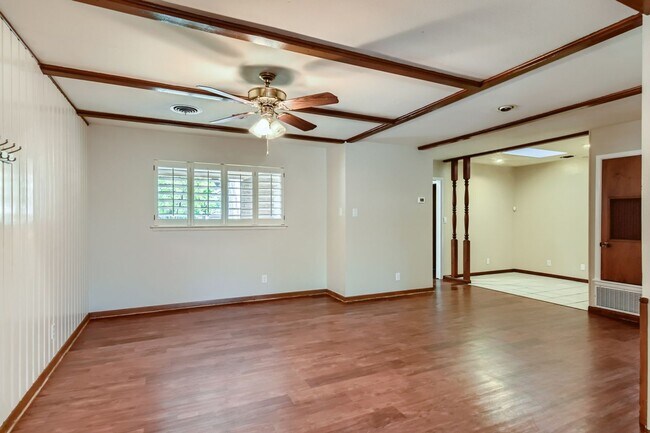 Building Photo - Ready for Move In!
