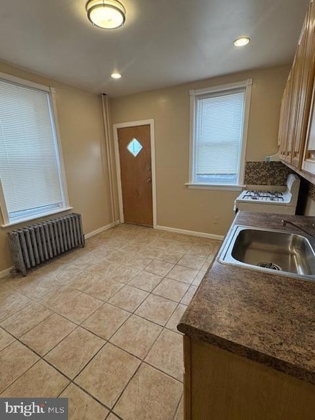 Building Photo - 6422 N Lambert St