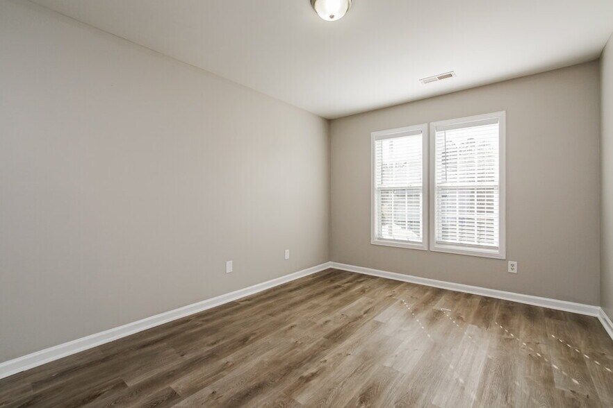Building Photo - 6818 Spanglers Spring Way