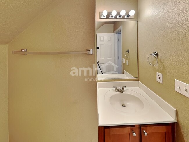 Building Photo - 2683 S Sailors Way