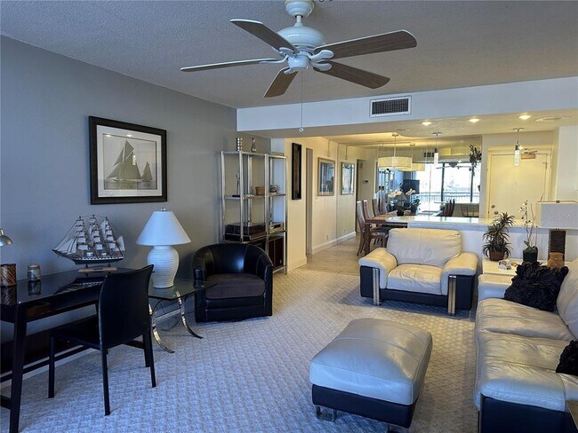 Building Photo - 1 Key Capri