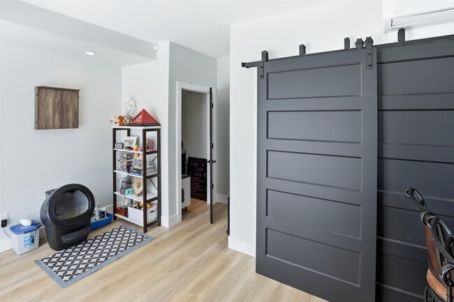 Building Photo - 253 Upper Mad River Rd