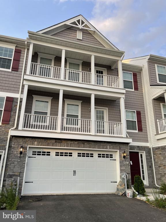 Building Photo - 113 Trails Way