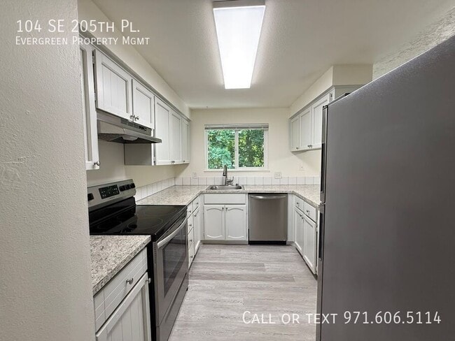 Building Photo - 104 SE 205th Pl