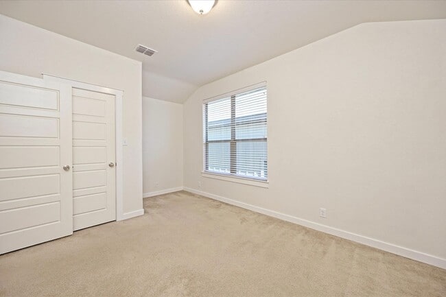 Building Photo - 2101 Rivers Edge Way