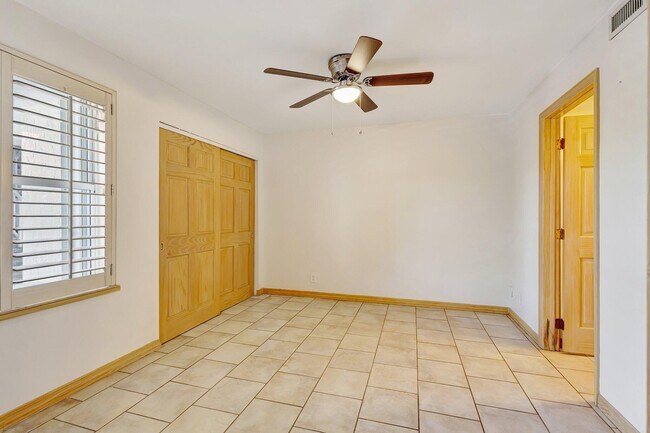 Building Photo - 3901 S Flagler Dr
