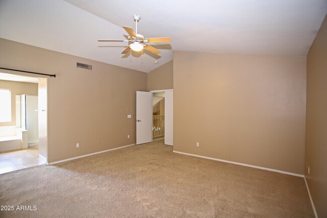 Building Photo - 842 N Naples Dr