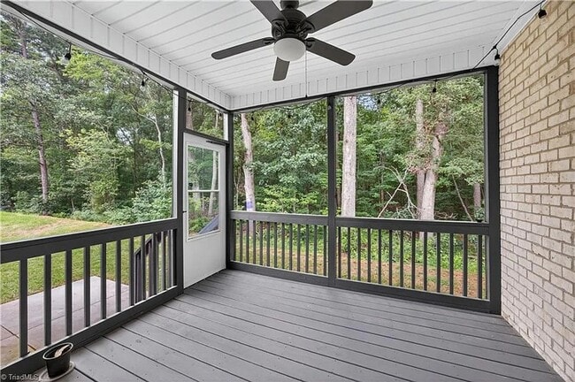 Building Photo - ****** $200 OFF FIRST FULL MONTH OF RENT!! ******