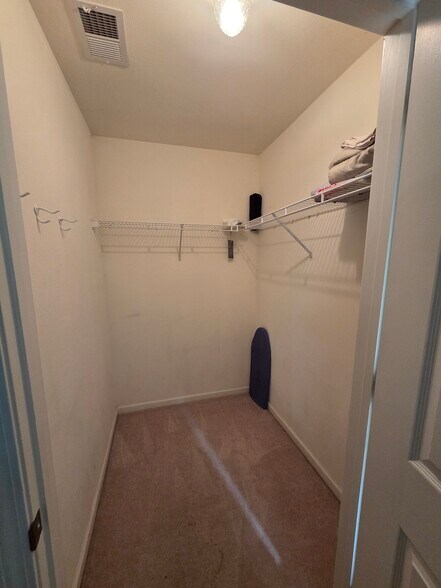 Building Photo - 1258 River Oaks Dr