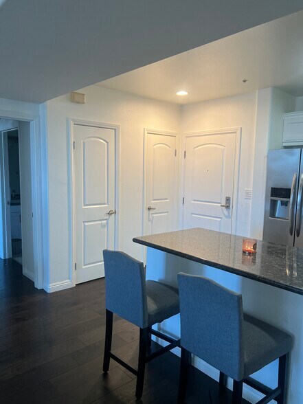Building Photo - 3740 Santa Rosalia Dr