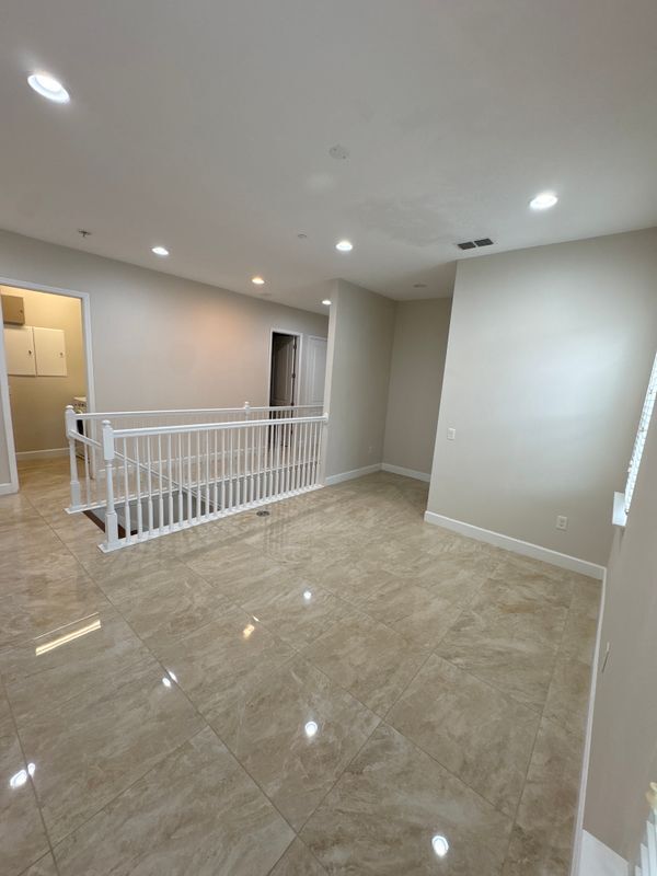Building Photo - 13775 Benavente Ave