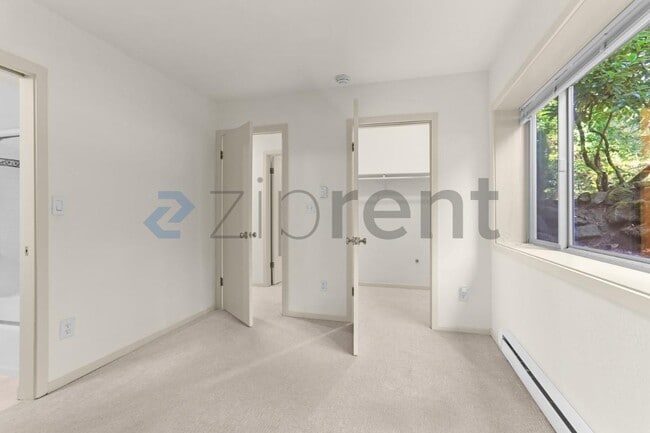 Building Photo - 12840 SE 40th Ct