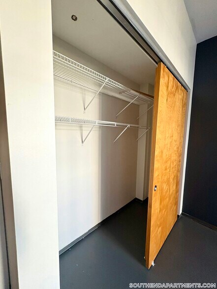 Building Photo - 160 E Berkeley St