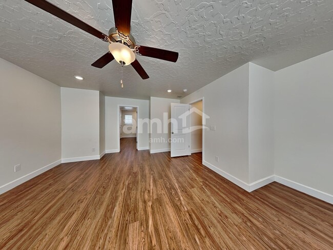 Building Photo - 1015 W 850 S