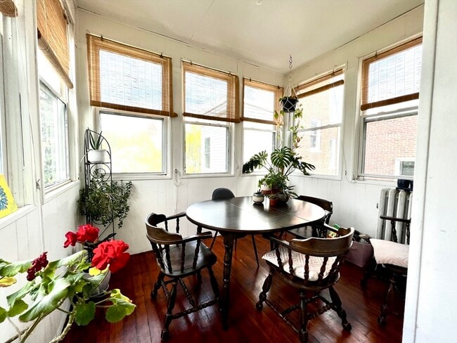 Building Photo - 144 Coolidge St