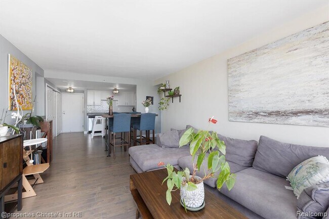 Building Photo - 250 E Harbortown Dr