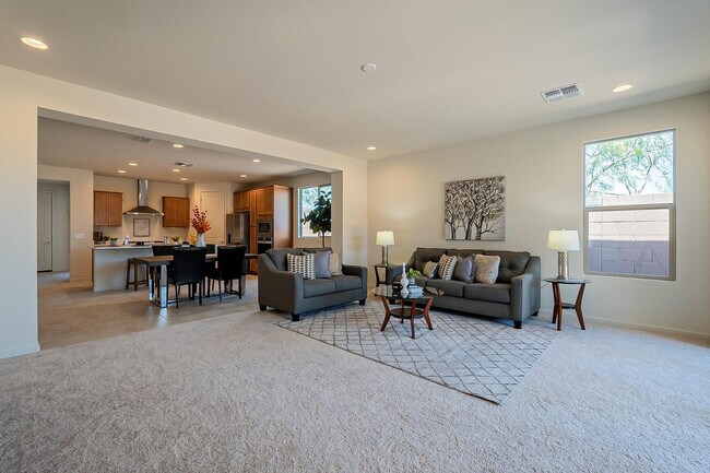 Building Photo - 5944 E Melinda Ln