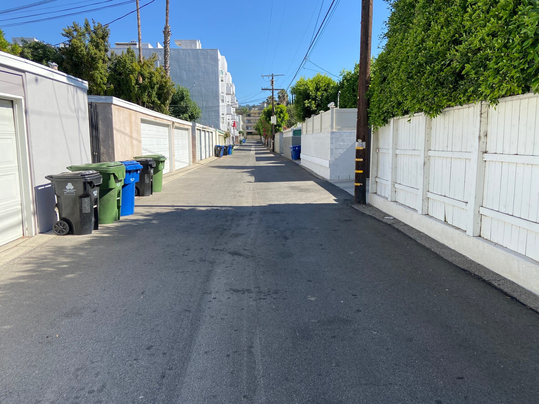 Building Photo - 4470 Stansbury Ave