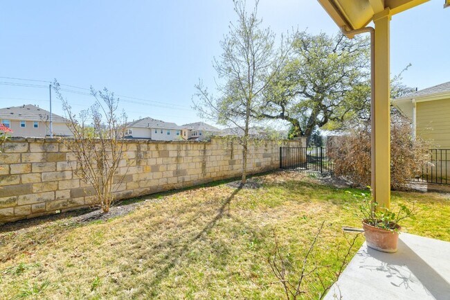 Building Photo - 11106 Railway Ln